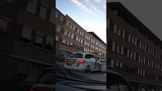 Police pull over Sparkles in his Lamborghini