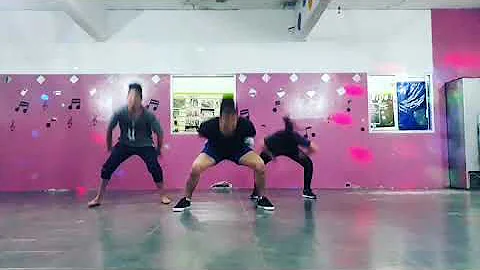 Coreografia.. Britney Spears _ gimme more by: Arac...