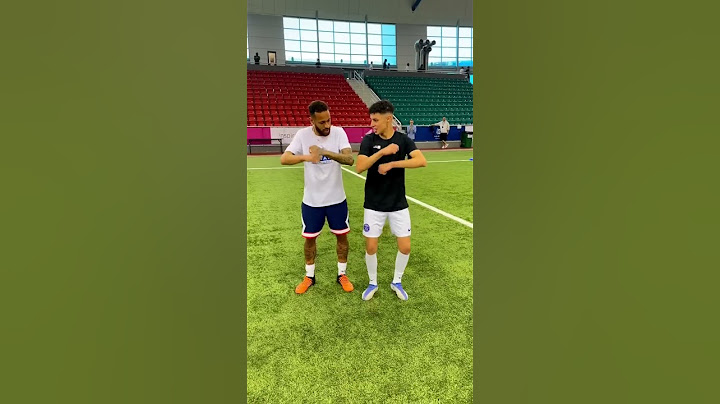 Neymar🇧🇷 teaches me to dance😁🕺🏼 #Shorts