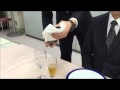 ボトルサービス　Waiter is required skills (how to pour champagne wine)