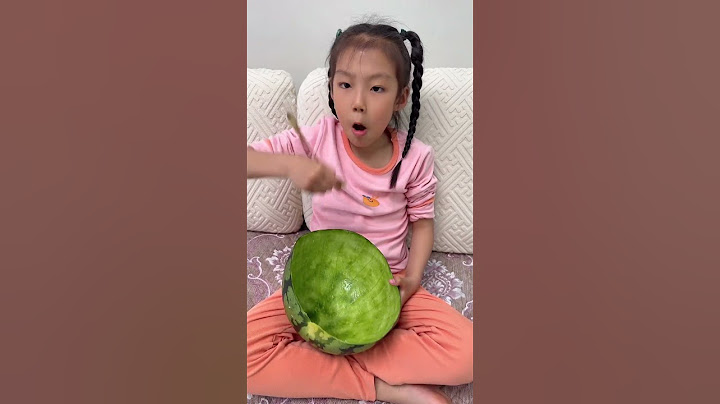 Daughter, stop digging. Daddy will buy you a new watermelon.#funny#cute#comedy