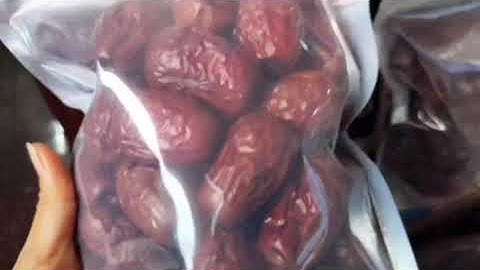 Táo đỏ Tân Cương : lẻ: loại 1: 120.000/ kg, loại 2 : 100.000/kg. Sỉ ib Mrs Hiền : 0976.939.019