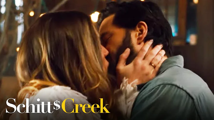 Schitt's Creek - The REAL Kiss