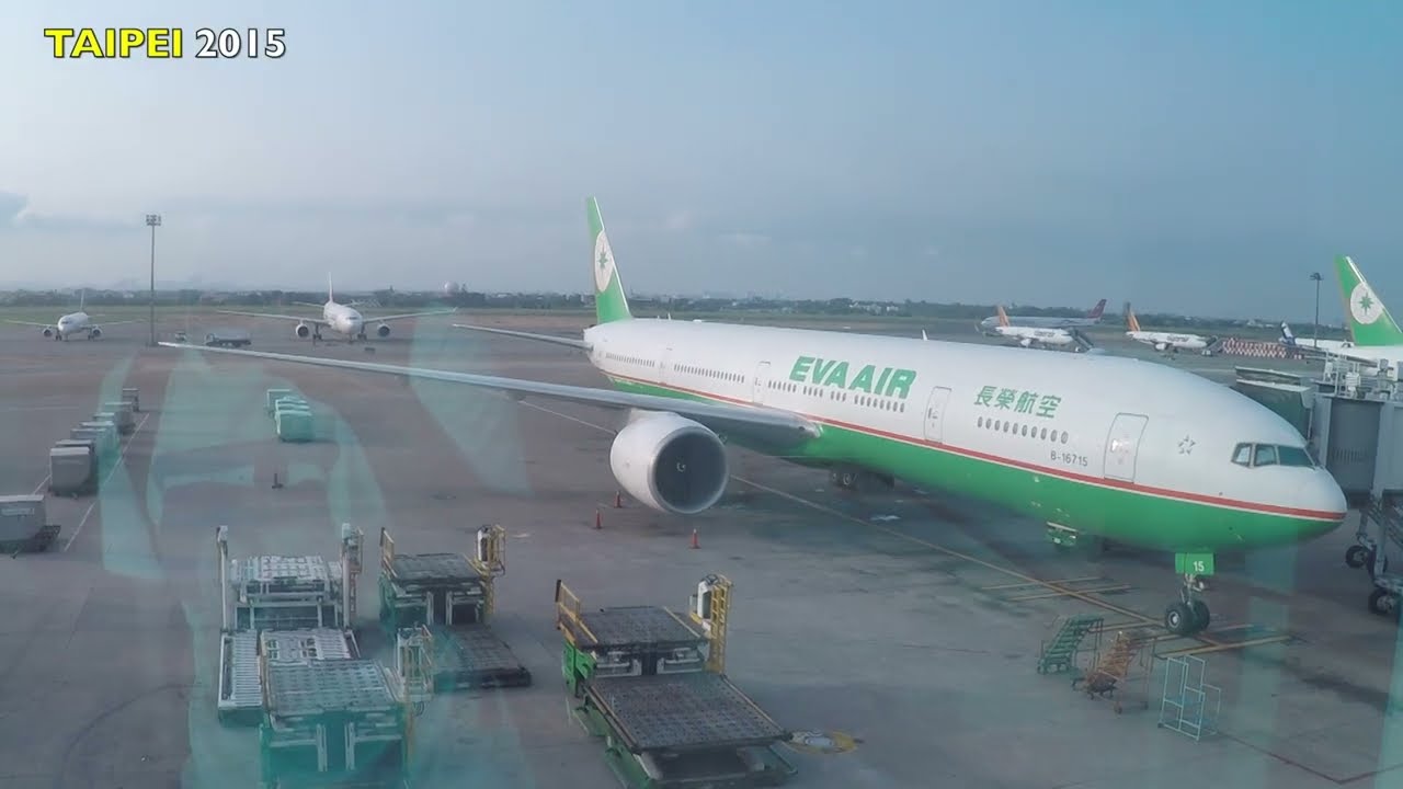 Boarding EVA AIR Flight to Bangkok from Taipei
