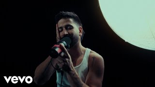 Смотреть клип Camilo - En Tus Sueños O En Los Míos