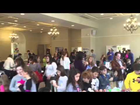 Temple Shaaray Tefila's Mitzvah Day Brings Cheer To Westchester Families 