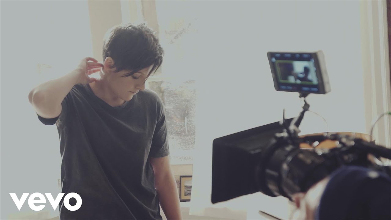 Ria Mae - Gold (Behind the Scenes)