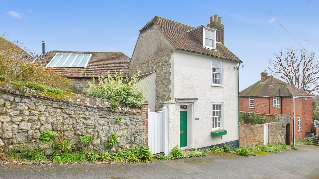 Cantle Cottage, Church Hill, Hythe CT21 5EG.  Call 01303 266022 to arrange a viewing.