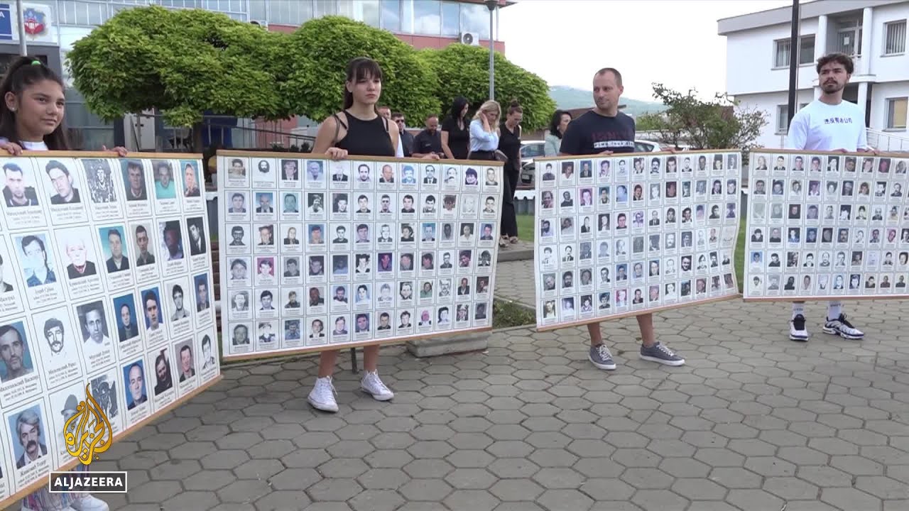 يجري البحث عن أكثر من 11 ألف شخص مفقود في المنطقة