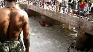 Friends saved drowning boys while taking open bath in Lahore BRB Canal