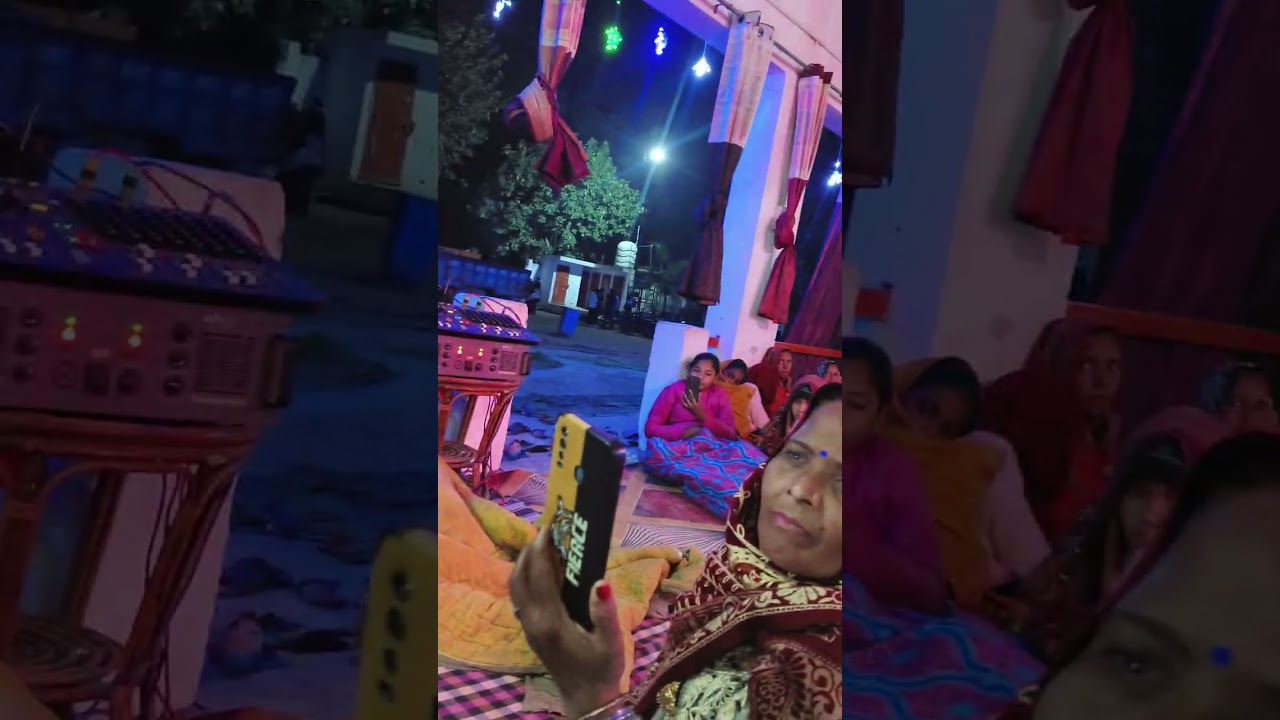 महाराज पुर आश्रम के महंत व प्रबंधक महाराज श्री जसपाल दास जी प्रवचन करते हुए 