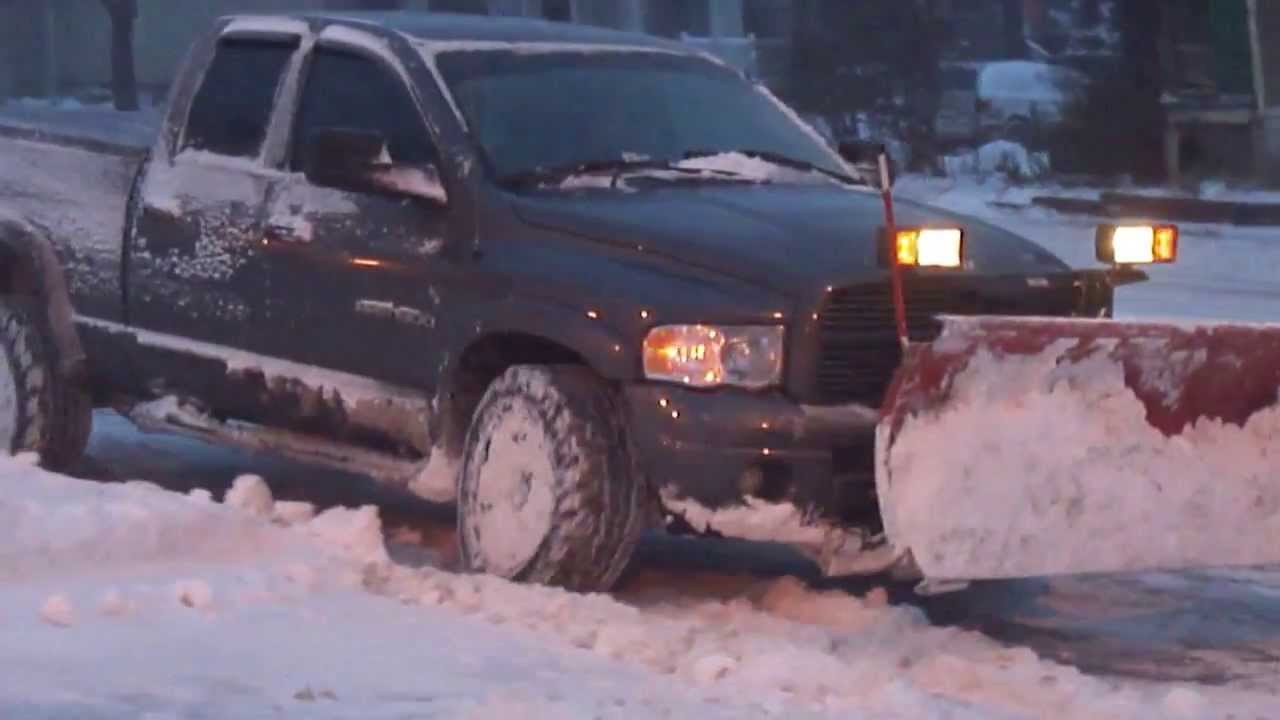 HILLYARD CUSTOM RIM&TIRE DODGE RAM PLOWING SNOW SNOW STORM - YouTube