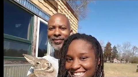 Chantel Johnson &  Emanuel Hayden - Off Grid In Co...