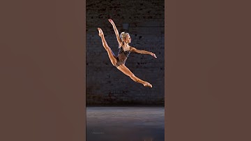 Ballerina Milania tilt jump