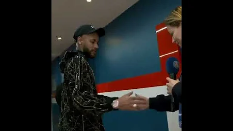 Neymar hand shaking with reporter his teammates mb...