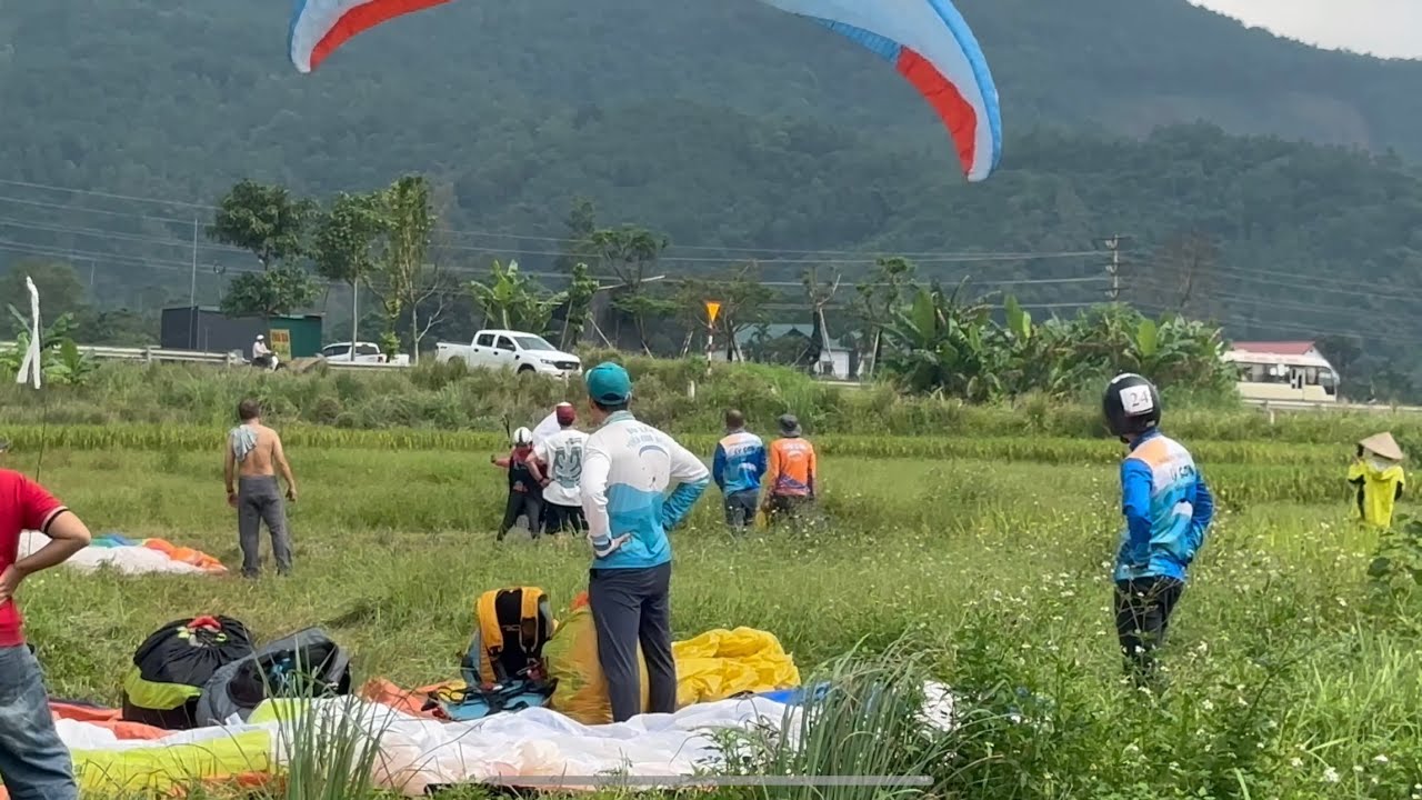 Bay Dù Lượn trên không tại Núi Viên Nam - Thạch Thất - Ba Vì - Hà Nội.