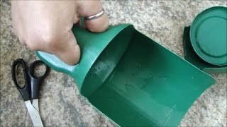 Pá de lixo feita com garrafa de água sanitária OU AMACIANTE