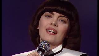 Video thumbnail of "Mireille Mathieu - Bravo tu as gagné (1981)"