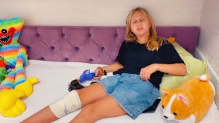 картинка: VLOG Алиса упала с велосипеда / Синди ЗАБОЛЕЛА / Что вообще происходит???