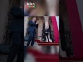 Hegedűs Zsolt a Parlament lépcsőjén ismételte meg elhíresült táncát