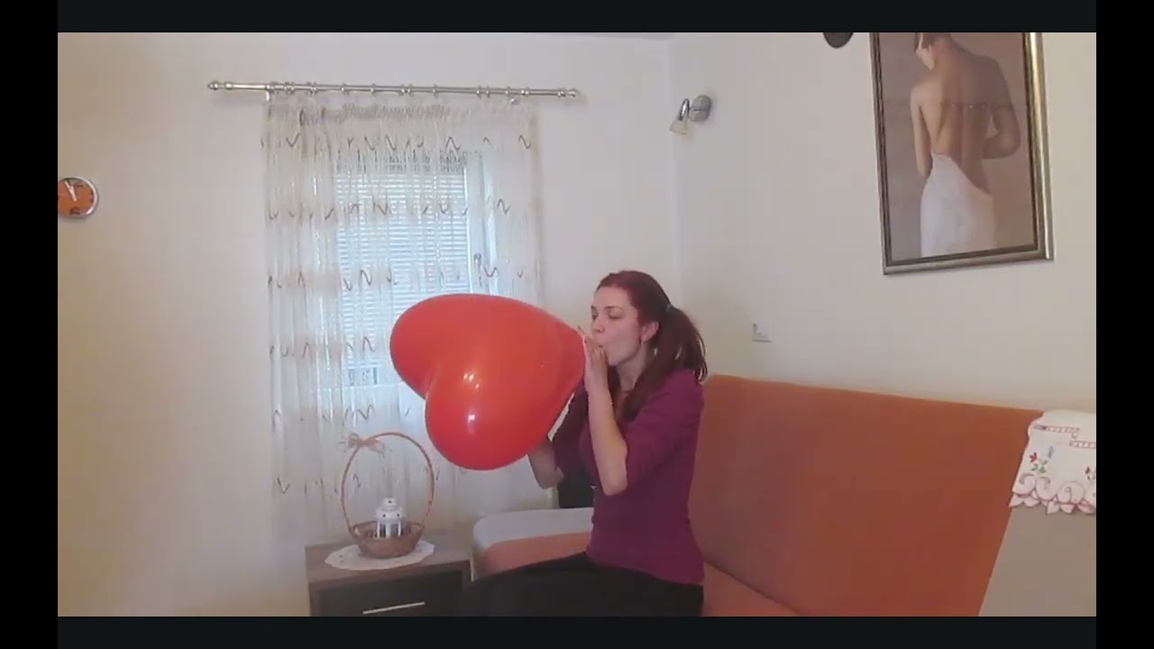 Jana b2p a heart balloon