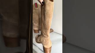 GUCCI Bota Western Camurça Bege
