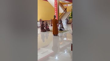 Phật tử Tác bạch cúng dường Trai tăng , nhân mùa an cư 2023. Thiền viện Linh sơn, Lâm đồng