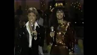 SOLID GOLD COUNTDOWN 1981   HOSTS  ANDY GIBB &  MARILYN McCOO