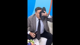 Carson Daly Does a Shoey 👞