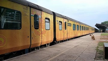 22119 Mumbai CSMT - Karmali GOA Tejas Express Entering Karmali Railway Station : Indian Railways