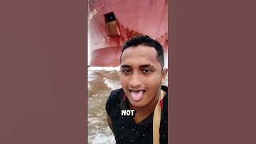 Man gets in front of Big Cargo Ship(Credits @igorshow07)