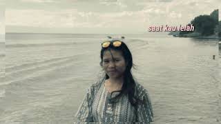 Sibuk mikirin hidup yang penuh tanda tanya cuekin aja, jalani aja ,ikutinlah alurnya . #story wa