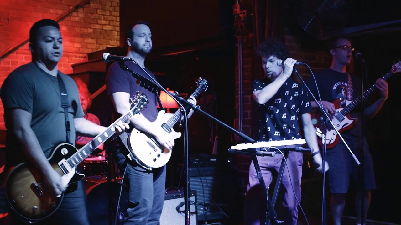 'Crzy4U' | The Towns Live @ The Golden Bull