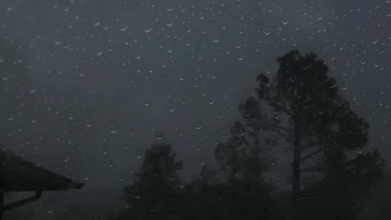 Çatıya Vuran Fırtınalı Şiddetli Yağmur Sesi | 30 Dakika