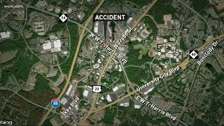 2 hurt in crash involving CMPD cruiser in northeast Charlotte