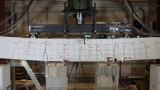 Lap splice test on GFRP reinforced concrete beams