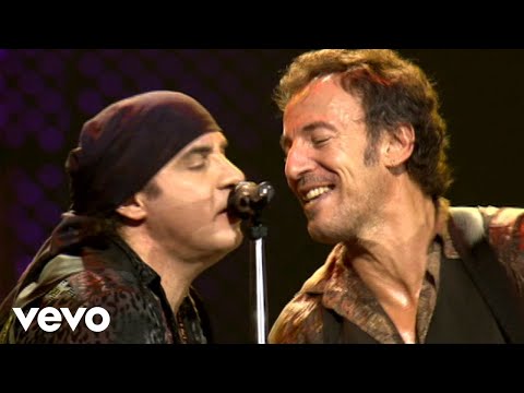 Bruce Springsteen - Waitin&#039; On A Sunny Day (Official Video)