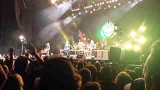 The Offspring - Pretty Fly (For A White Guy) live in Toronto 08/07/2014