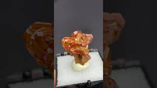 Video preview: Layered Orange Vanadinite — Morocco