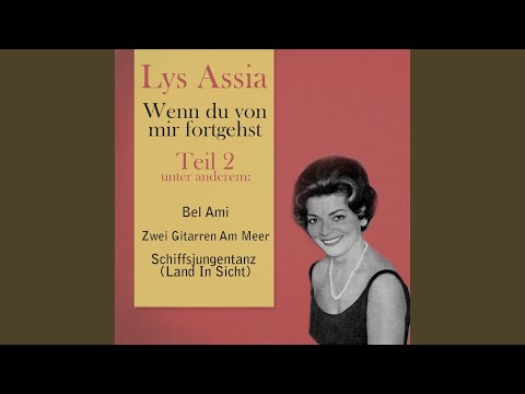 Zwei Gitarren am Meer