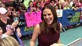 Jen Garner was alerted by Ben about his wedding with Jlo #jennifergarner #jenniferlopez #benaffleck