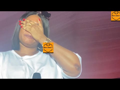 Les larmes 😭 de la chanteuse Aïda Samb sur scène à Mbacké
