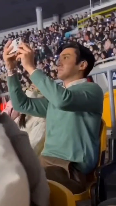 Siwon with his niece Min at Concert aespa 😍 #superjunior #suju #siwon