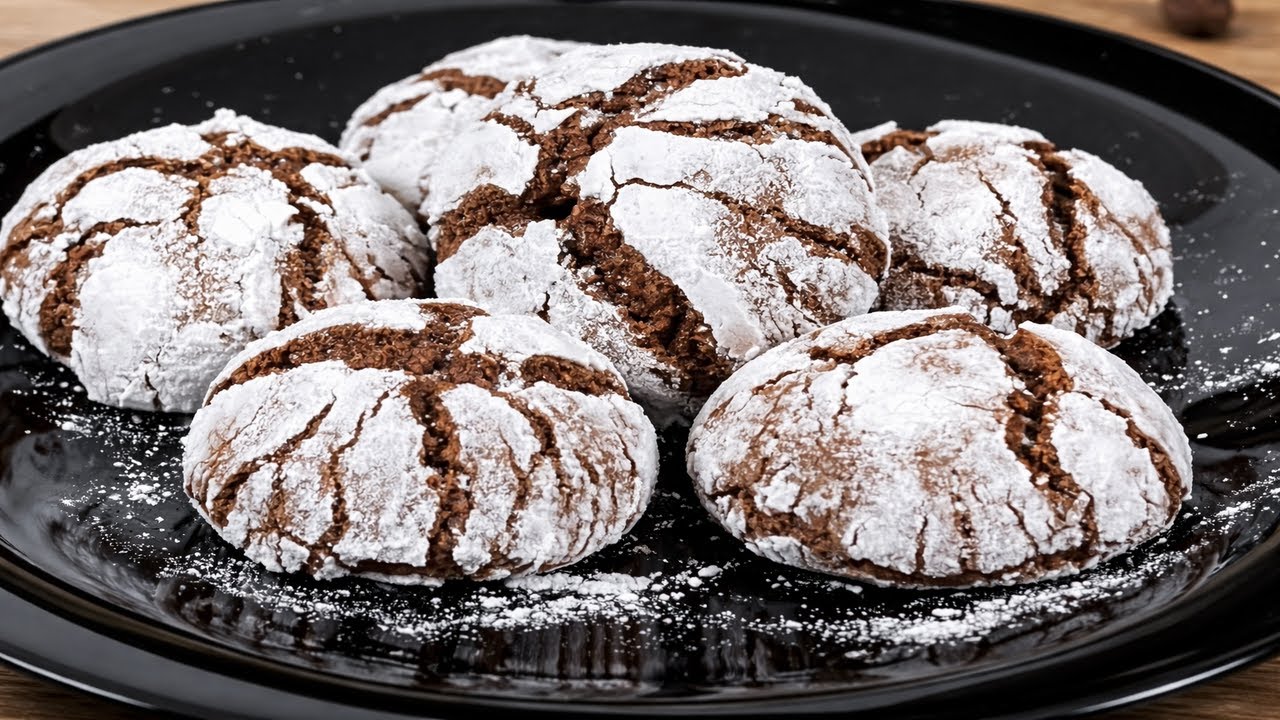 Easy chocolate crinkle cookies with Simple ingredients!