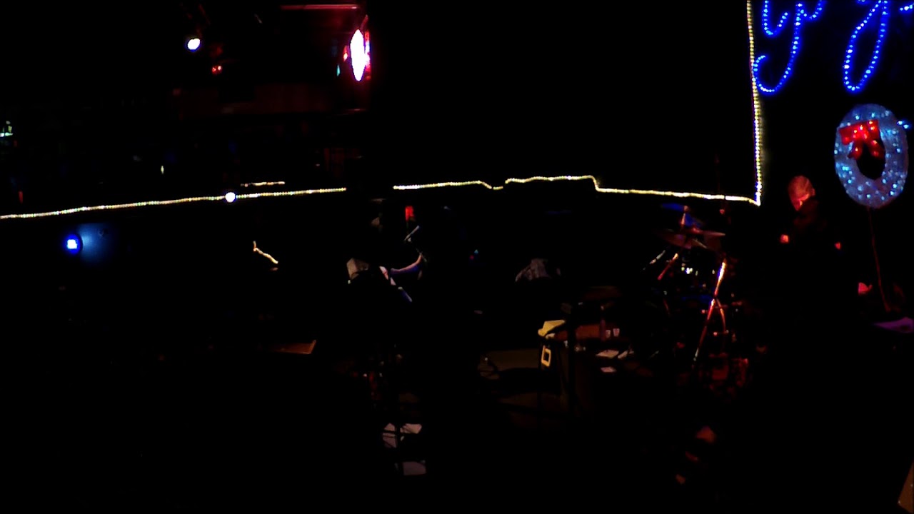 Who's Makin' Love-The Midnighters at PJ's NYE 2017 soul surfer cast