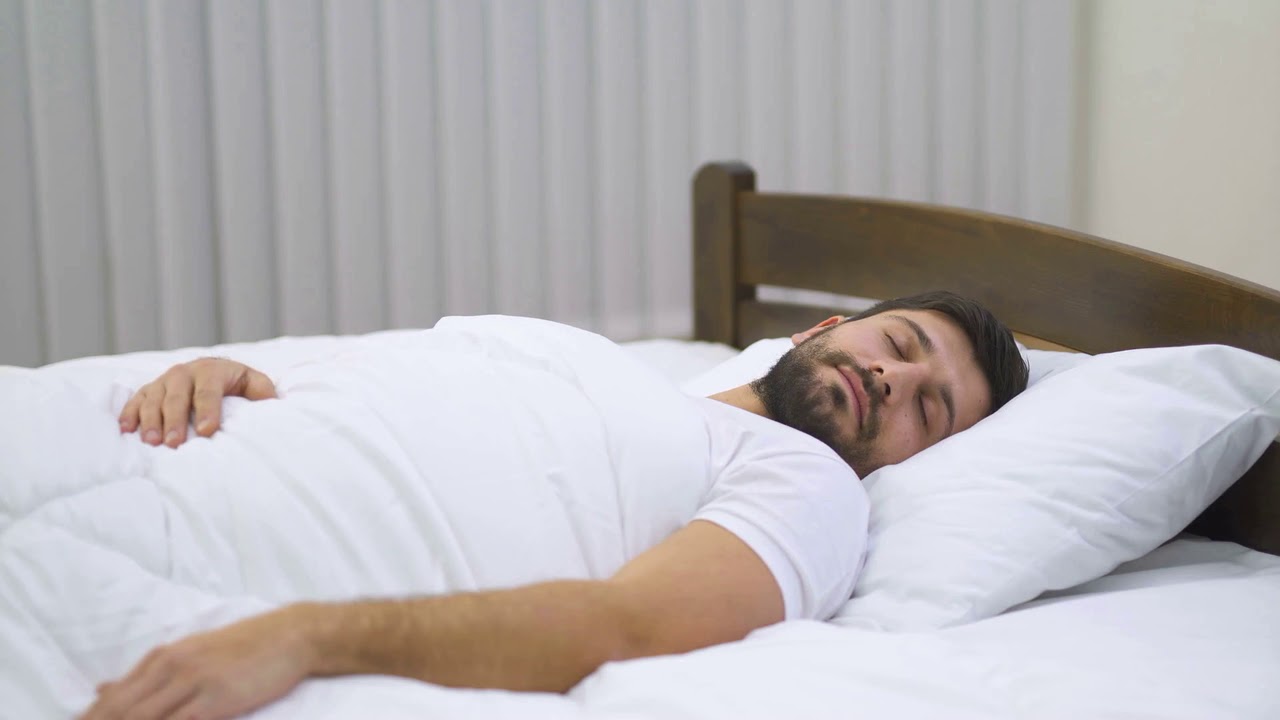 Почему мужчины кончают во сне? Поллюция