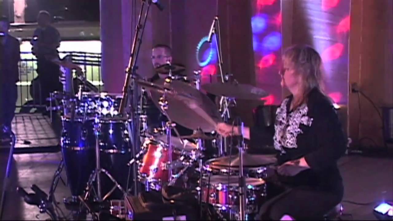 incendio-live-at-the-levitt-pavilion-pasadena-2009-05-illumination