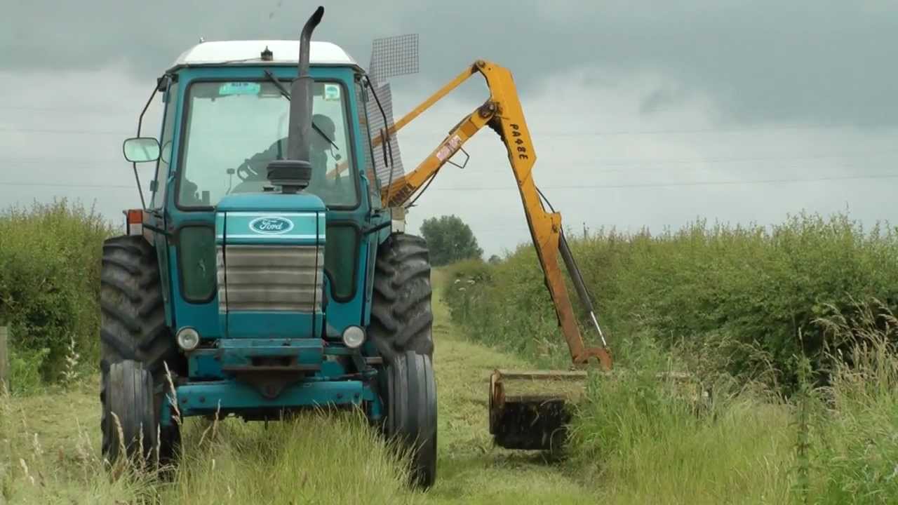 Classic Ford 6710 Verge Trimming