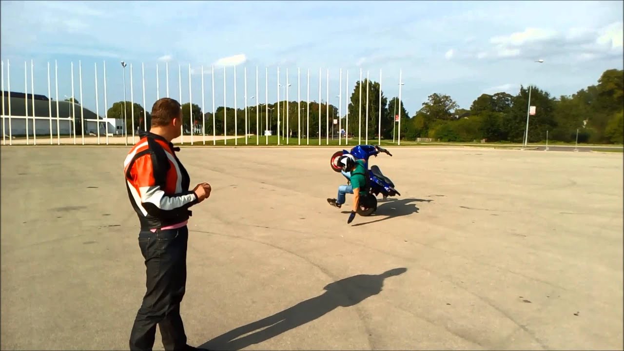 Gilera runner stunt fail - YouTube