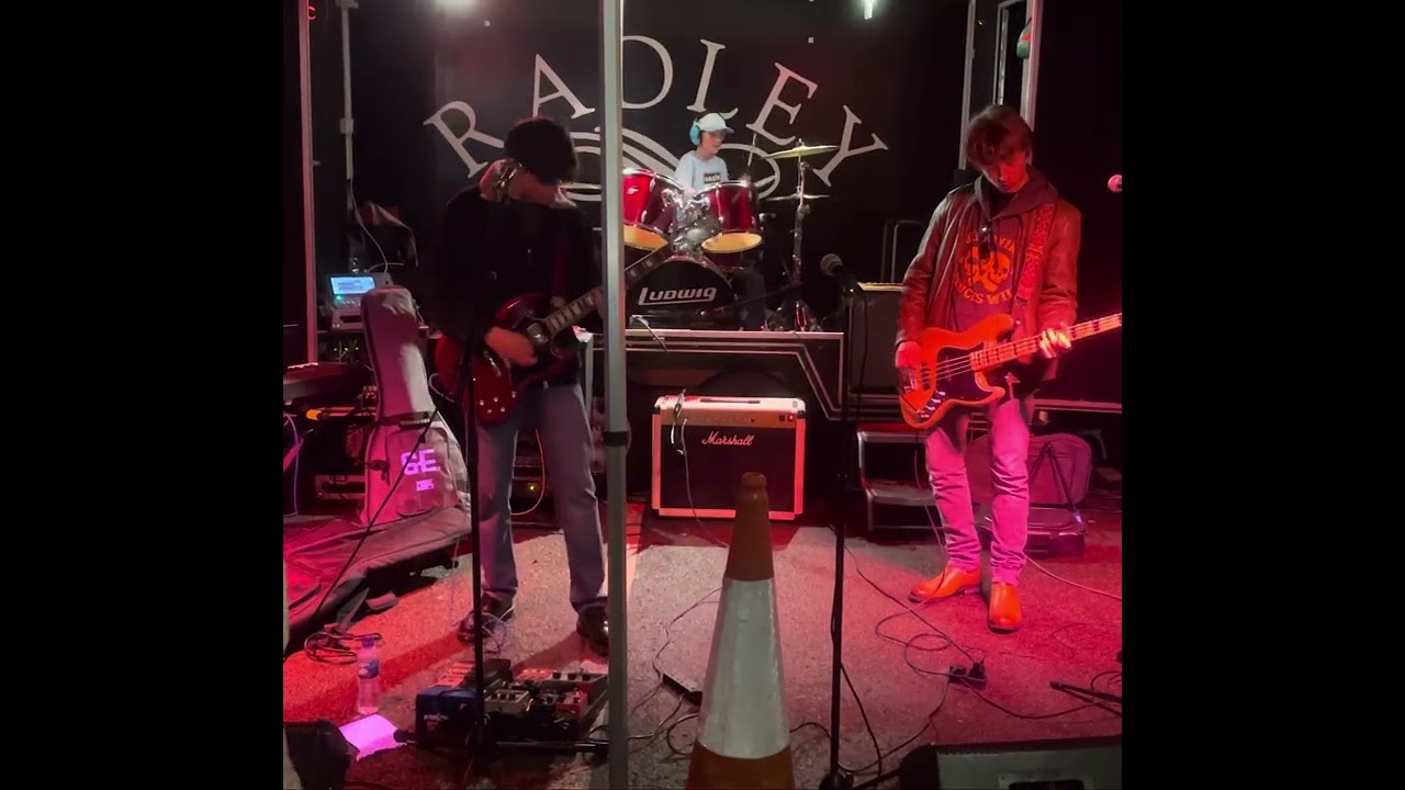 12V live at the Tring Christmas Festival 2025